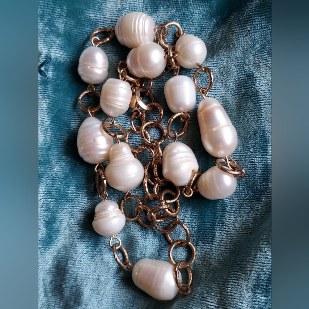 Elegant Pearl and Gold tone Chain Necklace